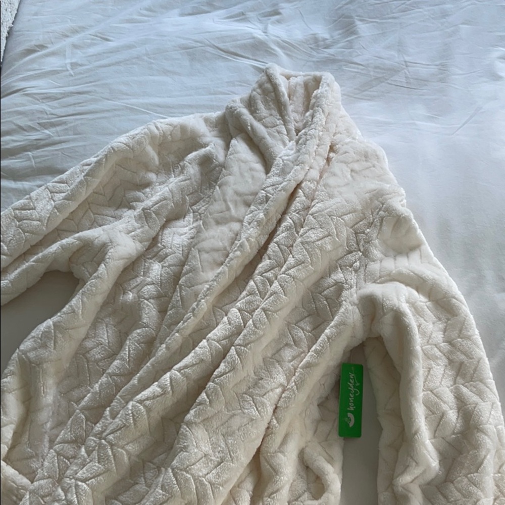 New with tag honeydew robes